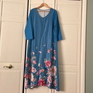 Women’s dress, flows. Size medium